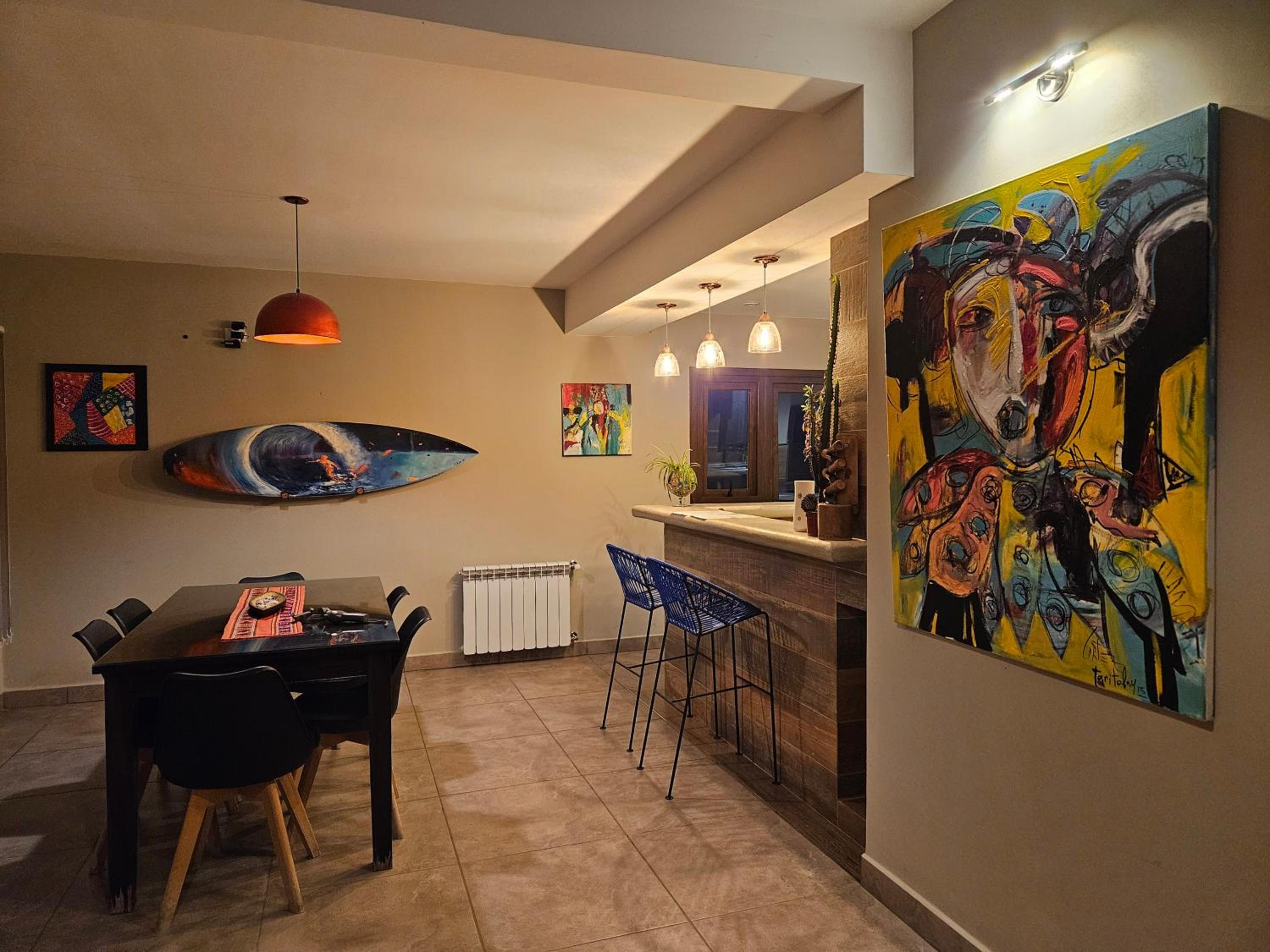 Casa Illia, hermosa casa de diseño en barrio Los Perales