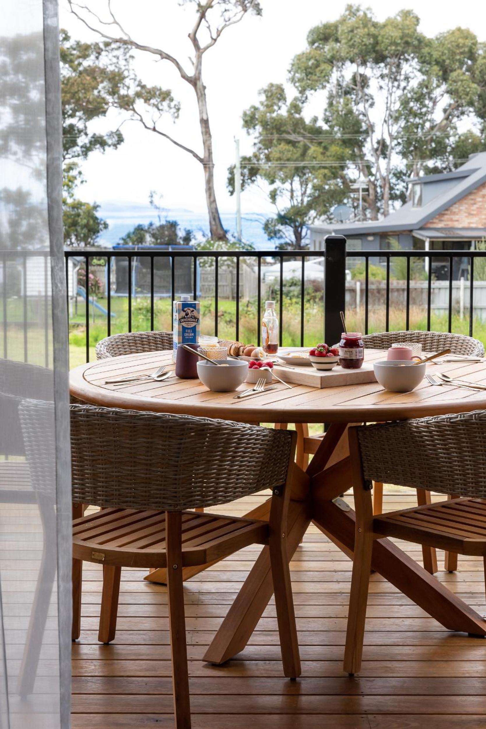 44onRoaring - in the Huon Valley