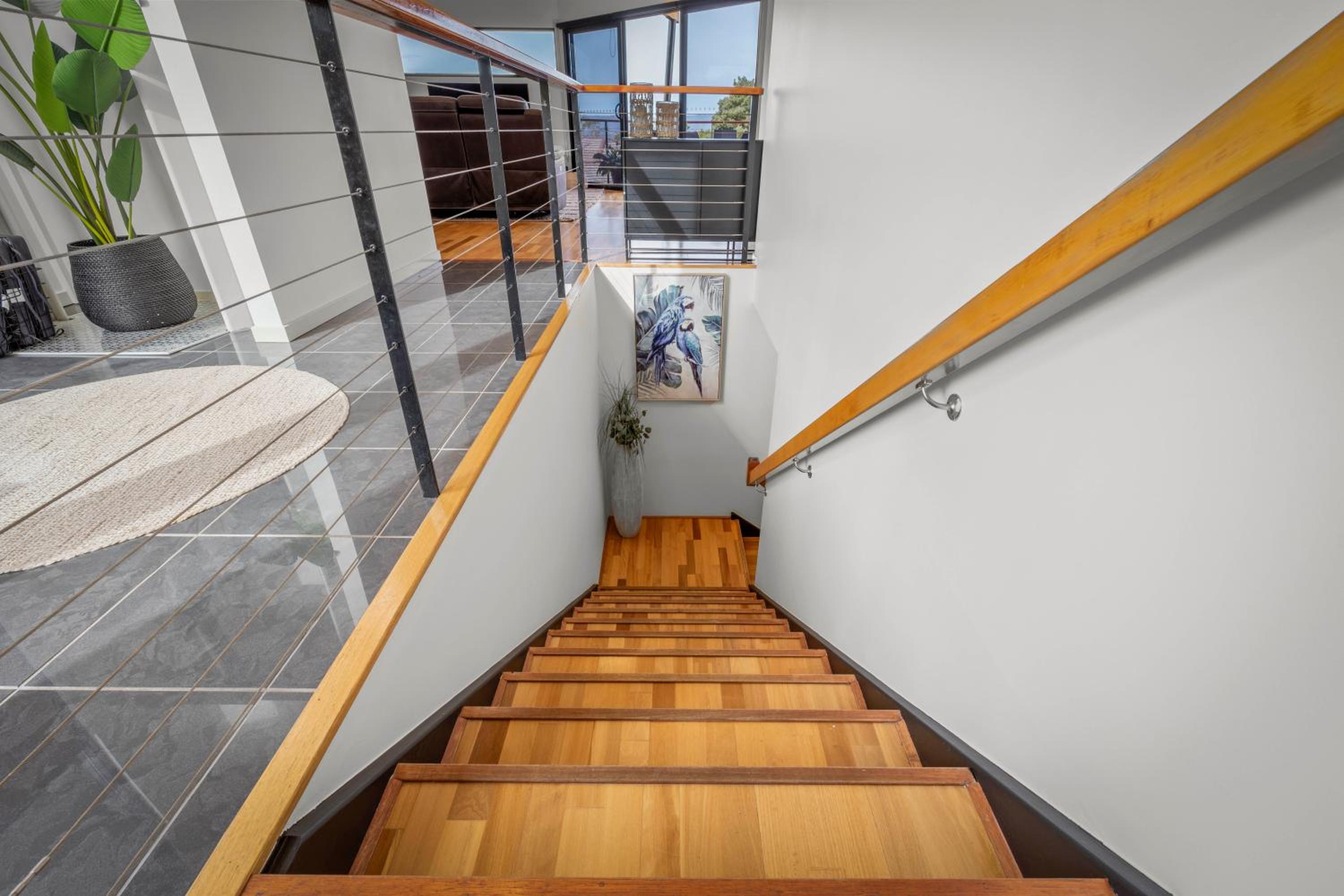 Tree Top Views - Magnificent 4 Bedroom House - 3 Minutes to MONA