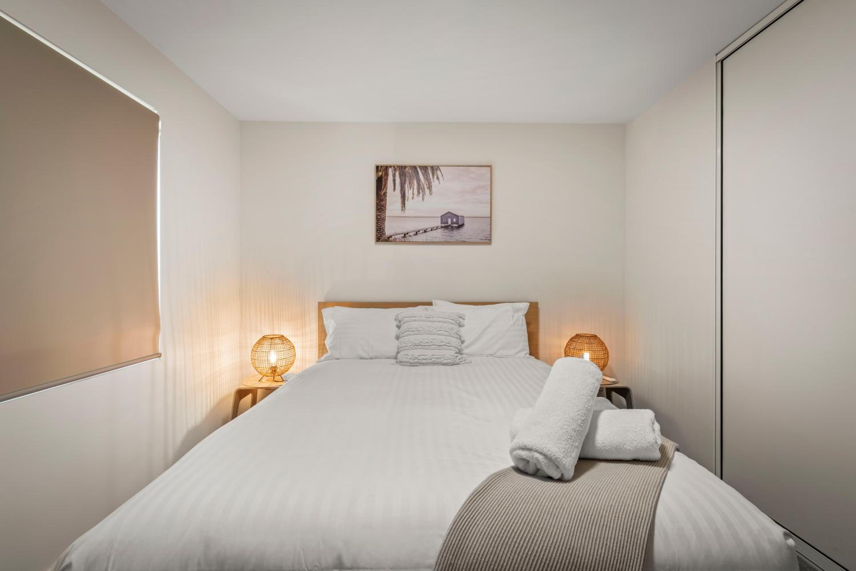 Tree Top Views - Magnificent 4 Bedroom House - 3 Minutes to MONA
