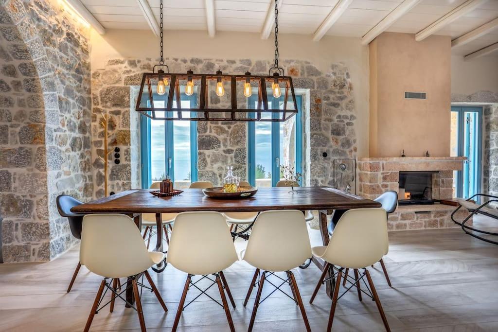 Elemani Villas