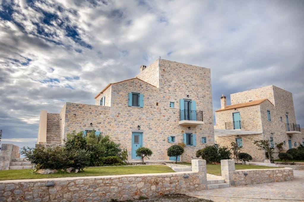 Elemani Villas