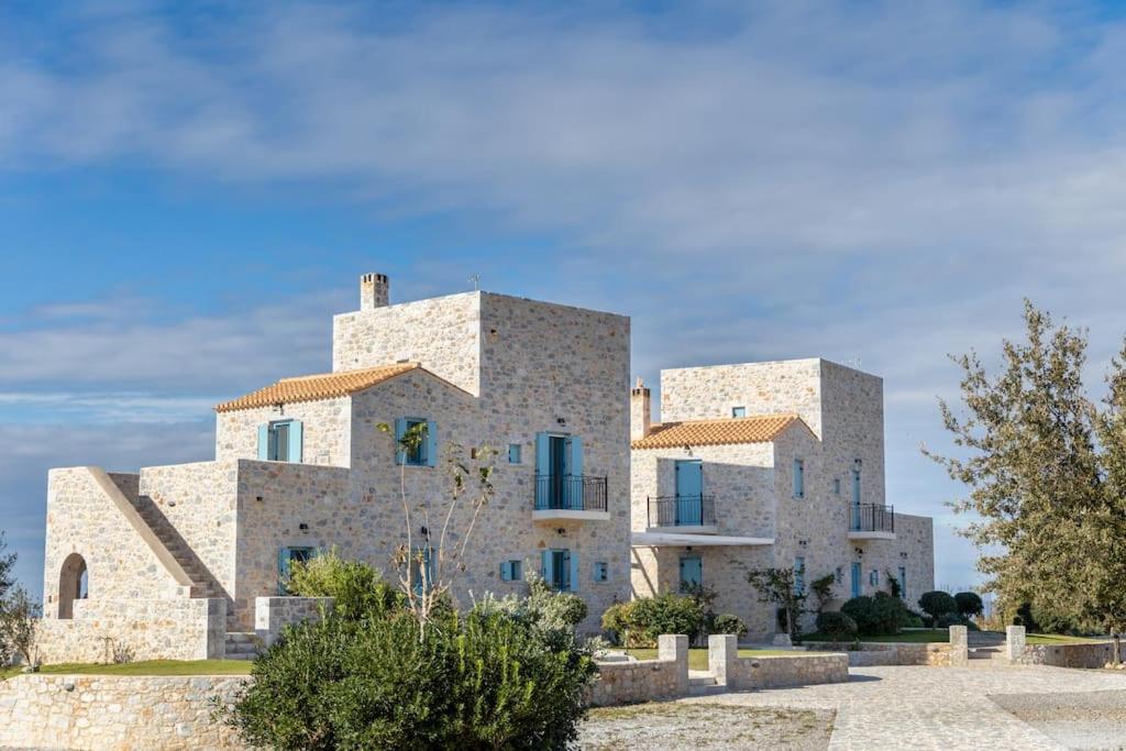 Elemani Villas