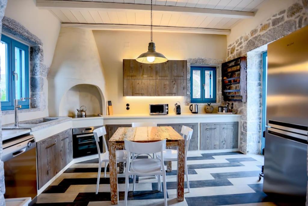 Elemani Villas