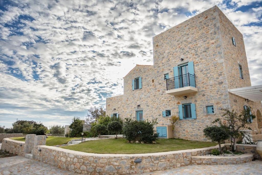 Elemani Villas