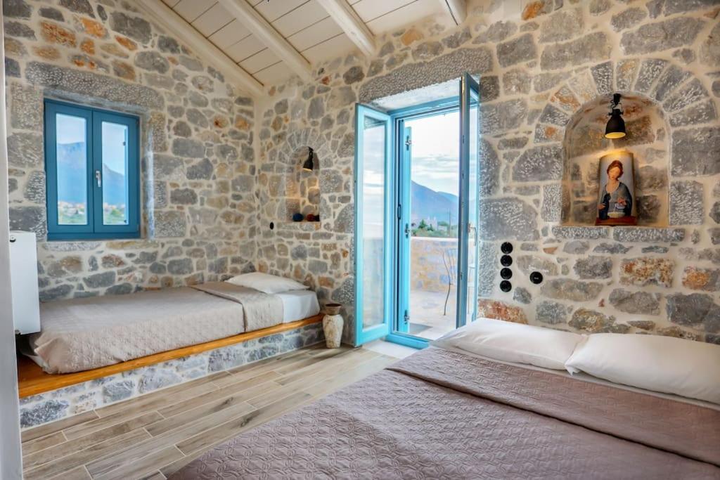Elemani Villas