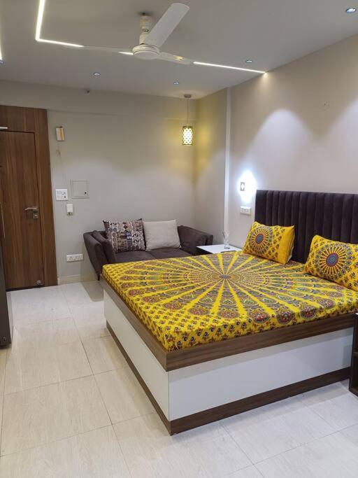 The Dream House DLF Moti Nagar view 3