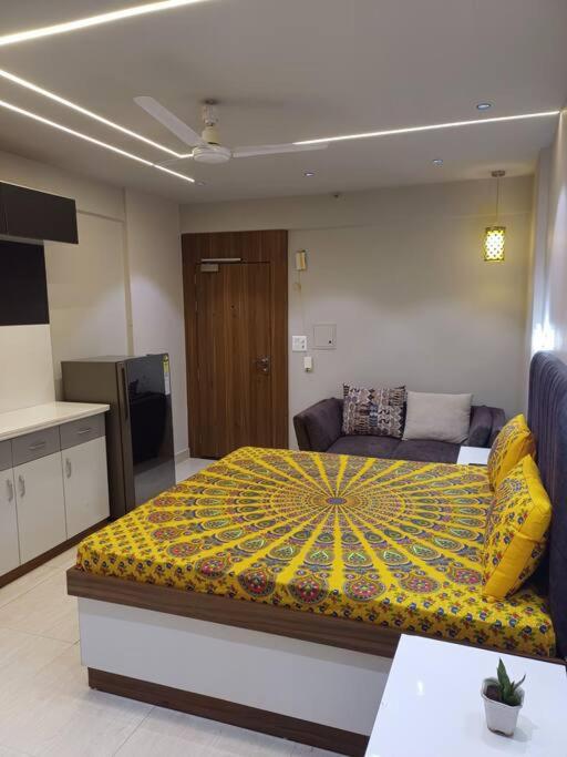 The Dream House DLF Moti Nagar view 4