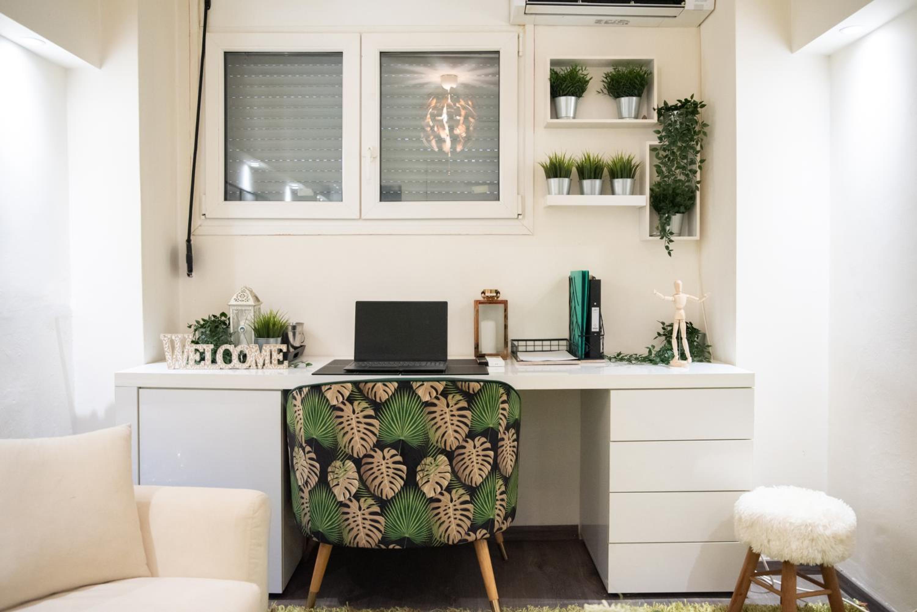 Athens centre Luxury Studio close to metro and Hospitals