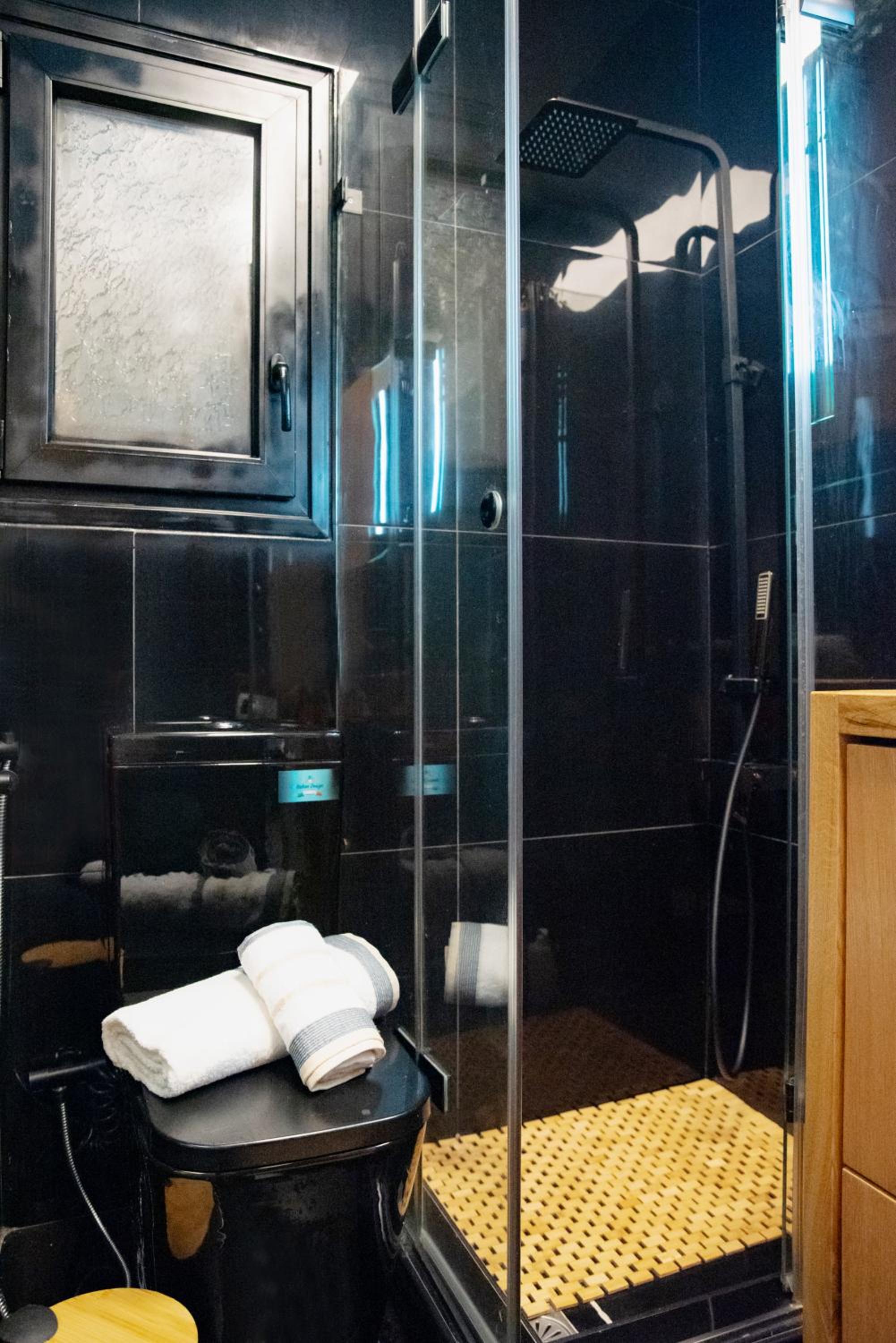 Athens centre Luxury Studio close to metro and Hospitals