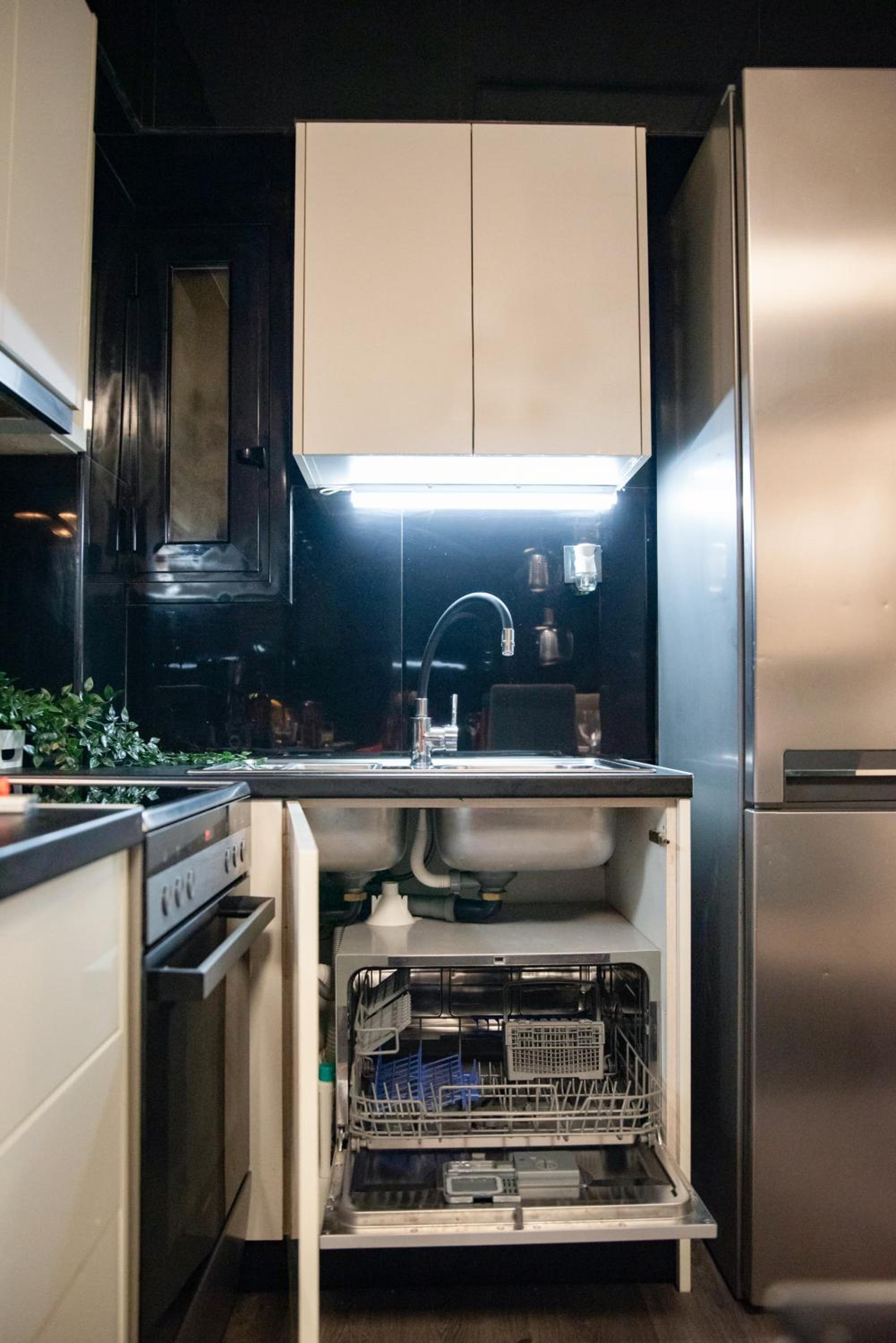 Athens centre Luxury Studio close to metro and Hospitals