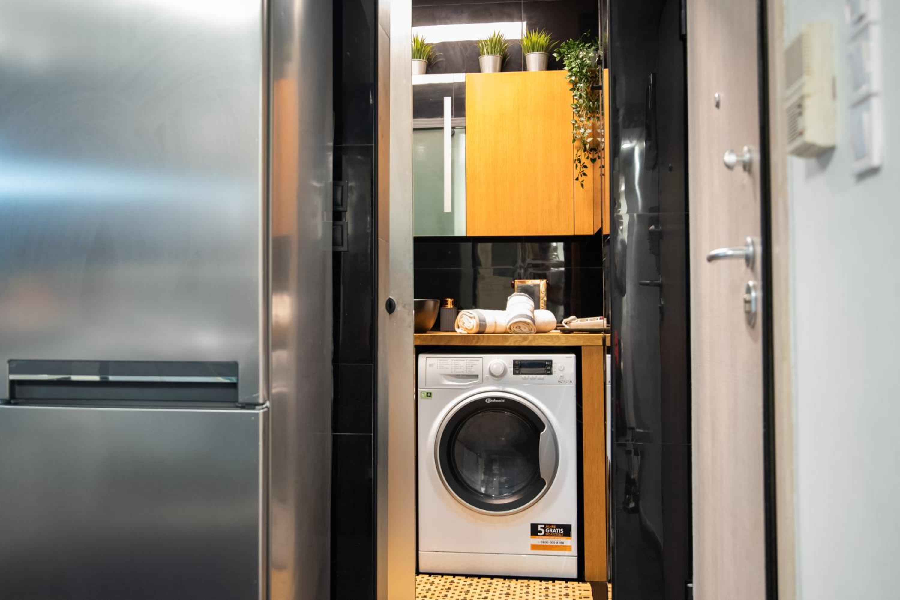 Athens centre Luxury Studio close to metro and Hospitals