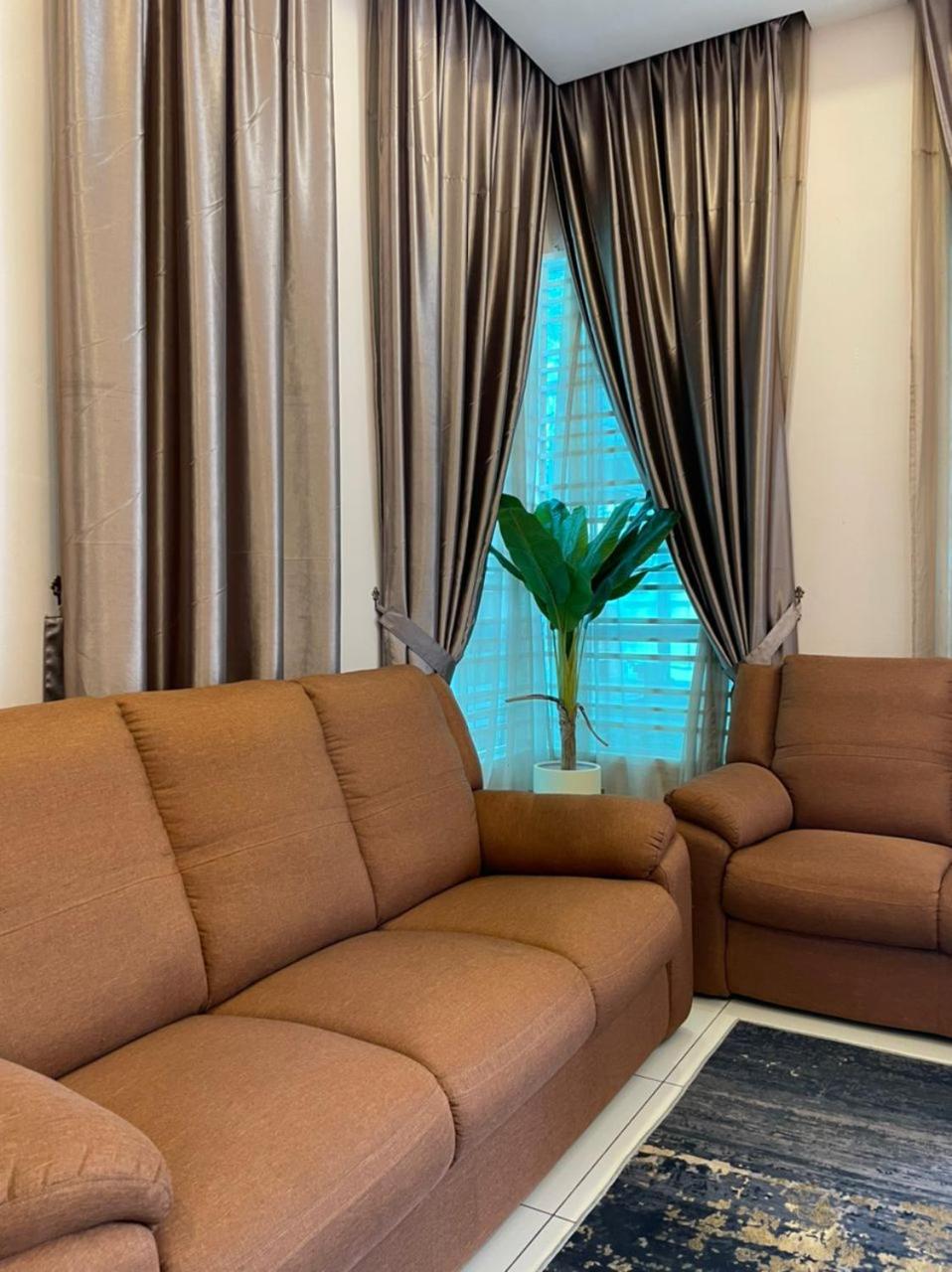 ANJUNG KASEH Villa Bukit Katil 4bedroom with Swimming Pool