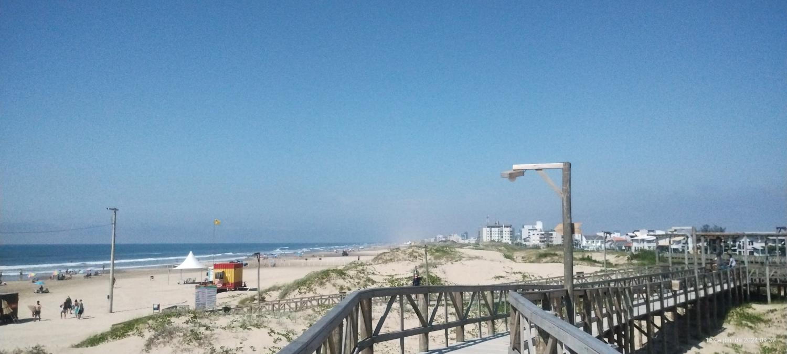 Apartamento Térreo Balneário Rincão com pátio, garagem e churrasqueira