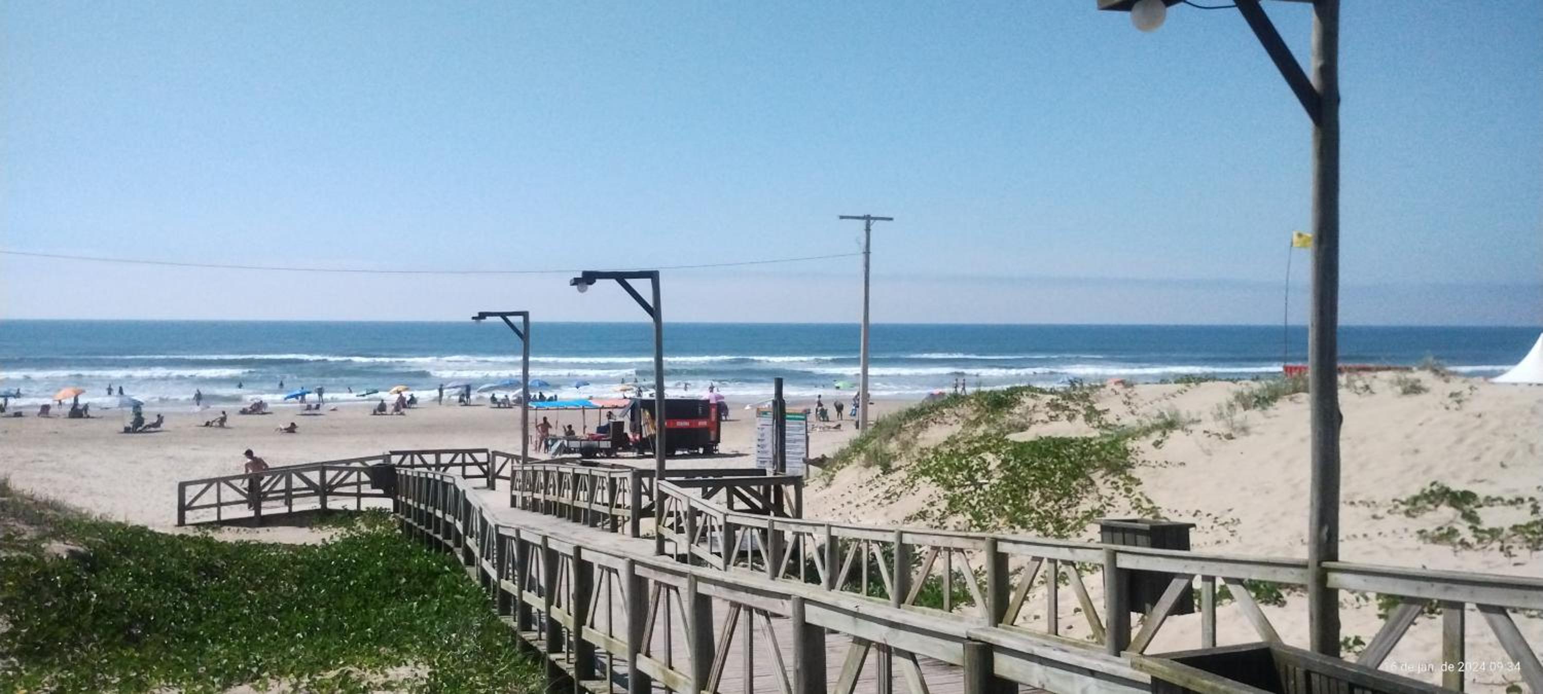Apartamento Térreo Balneário Rincão com pátio, garagem e churrasqueira