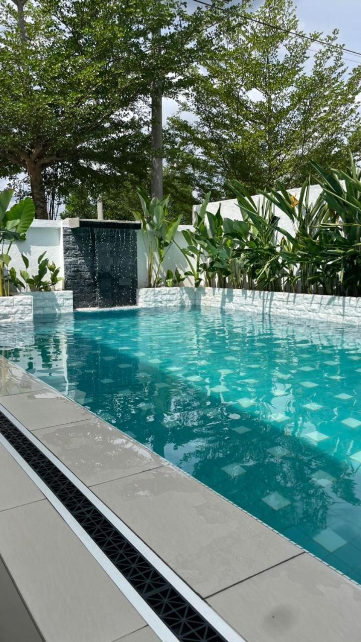 ANJUNG KASEH Villa Bukit Katil 4bedroom with Swimming Pool photo 1