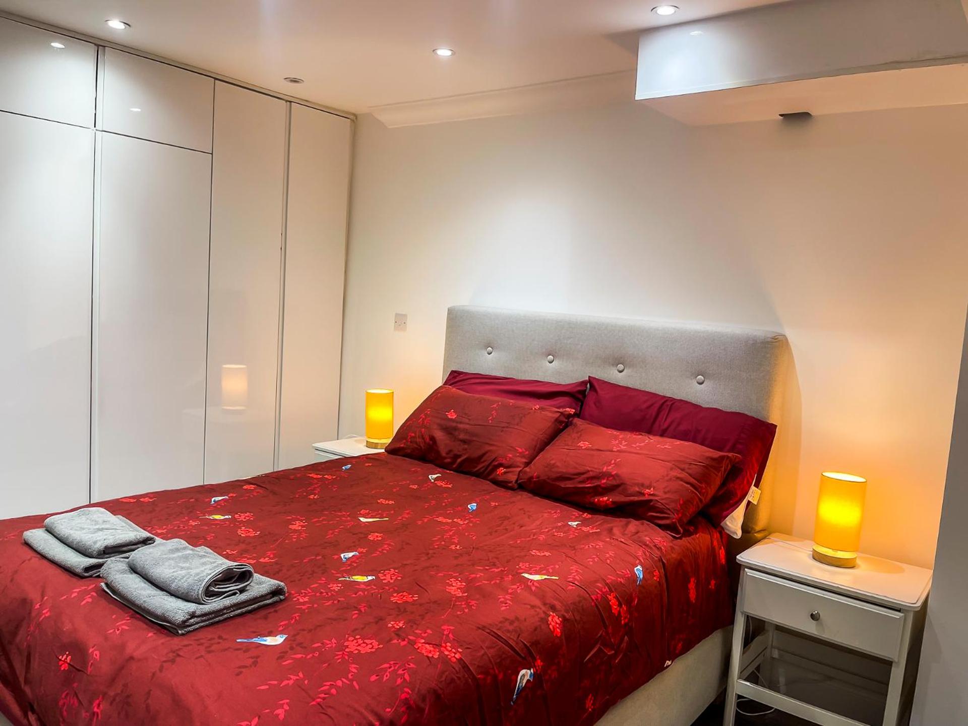 1 Bedroom Flat with whirlpool bath photo 5