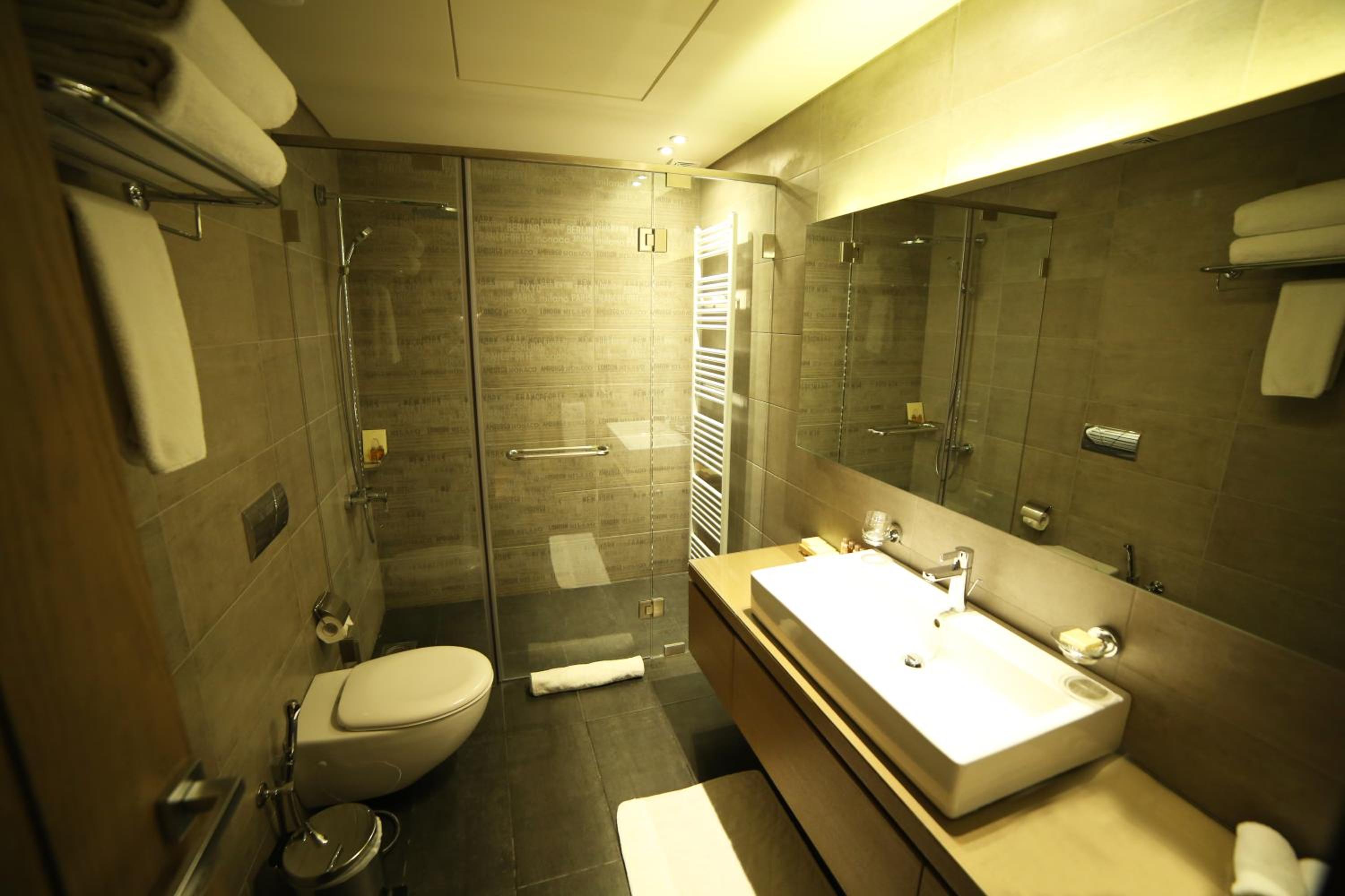 Photo 18
