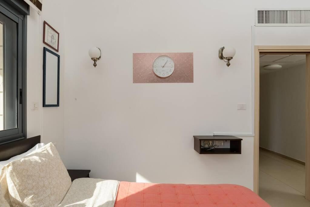 Jacuzzi Penthouse with wide Sea View in Natanya