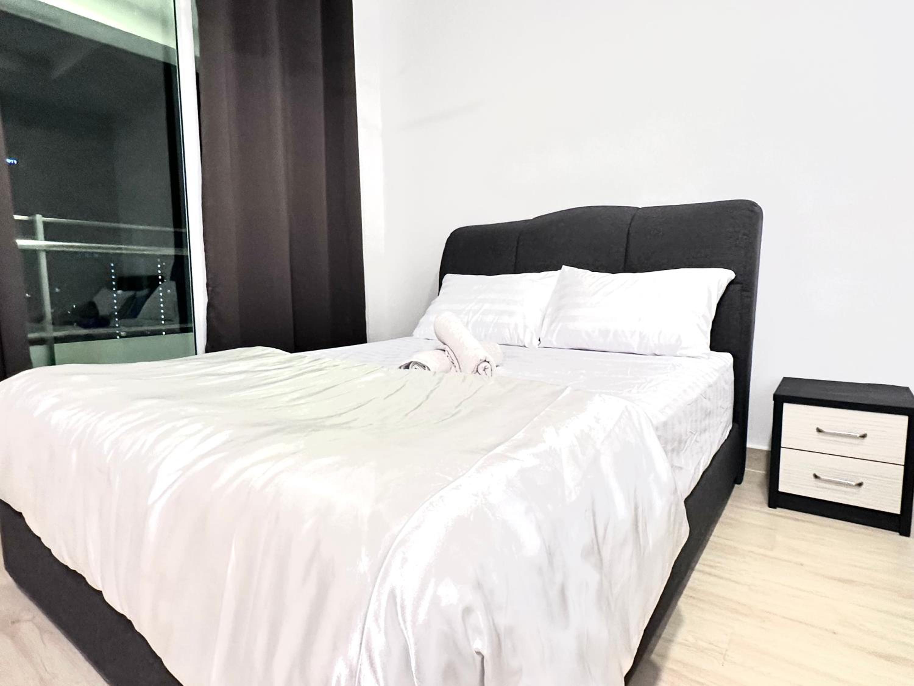 Leisure 1Bedroom Balcony Suites Gurney view 5