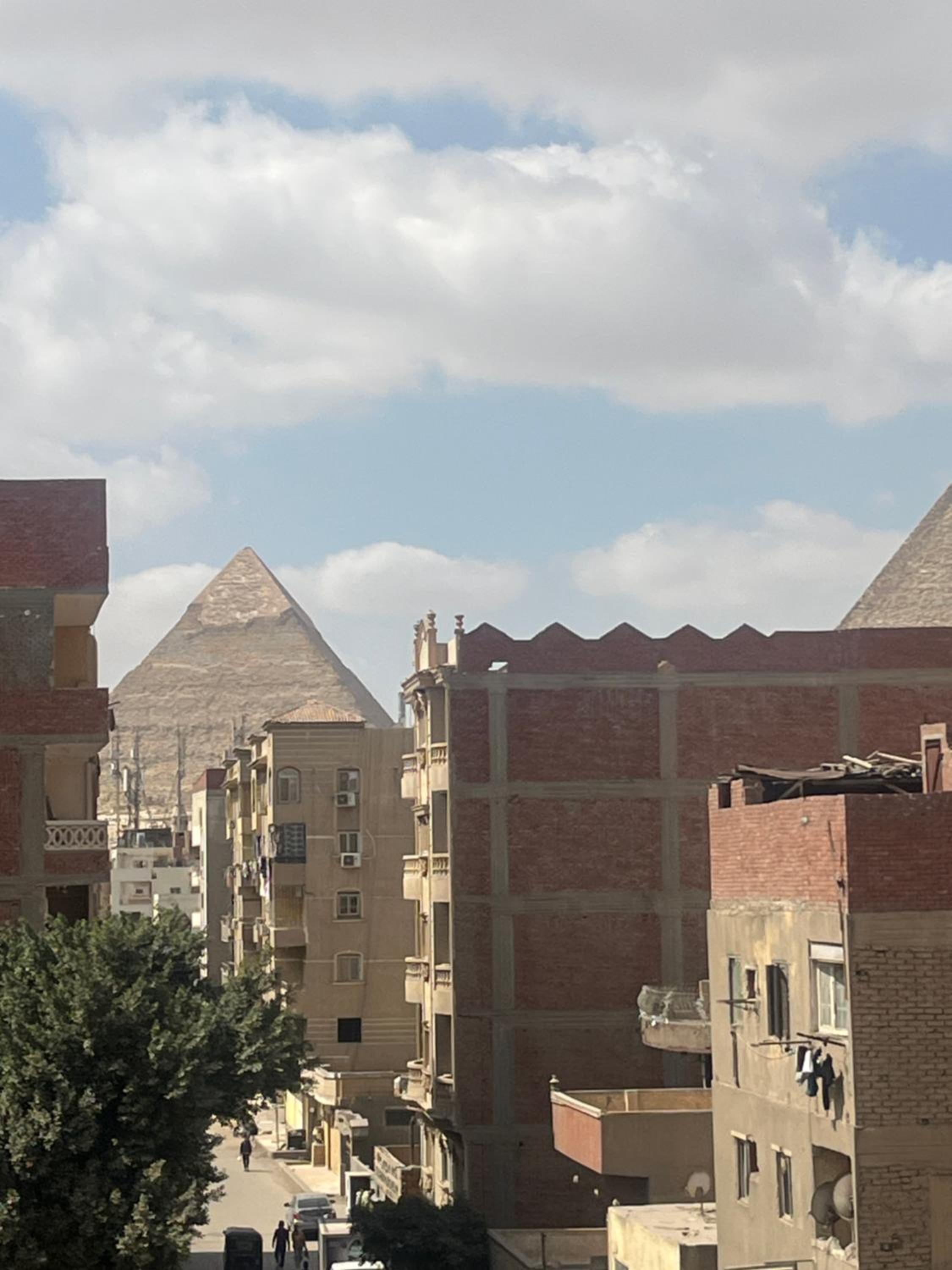 Badr pyramids inn