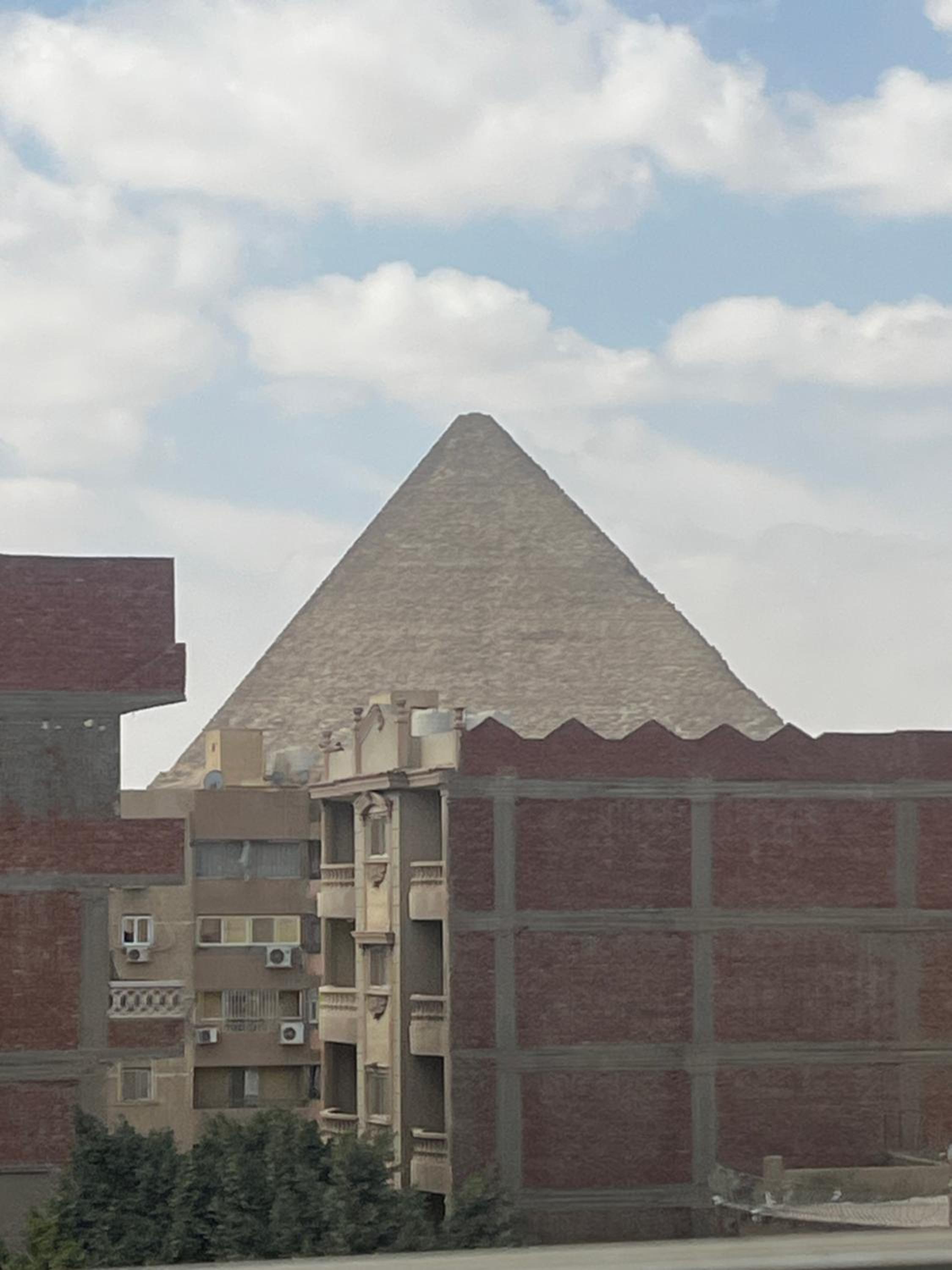 Badr pyramids inn