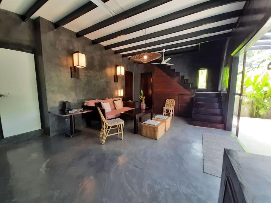 EL NIDO, Lugadia, Concrete House with Small Garden view 5