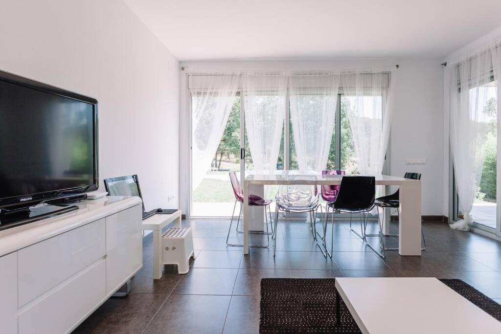 MODERN VILLA IN COSTA BRAVA