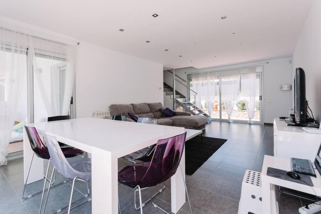 MODERN VILLA IN COSTA BRAVA