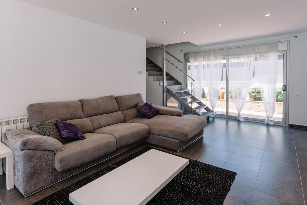 MODERN VILLA IN COSTA BRAVA