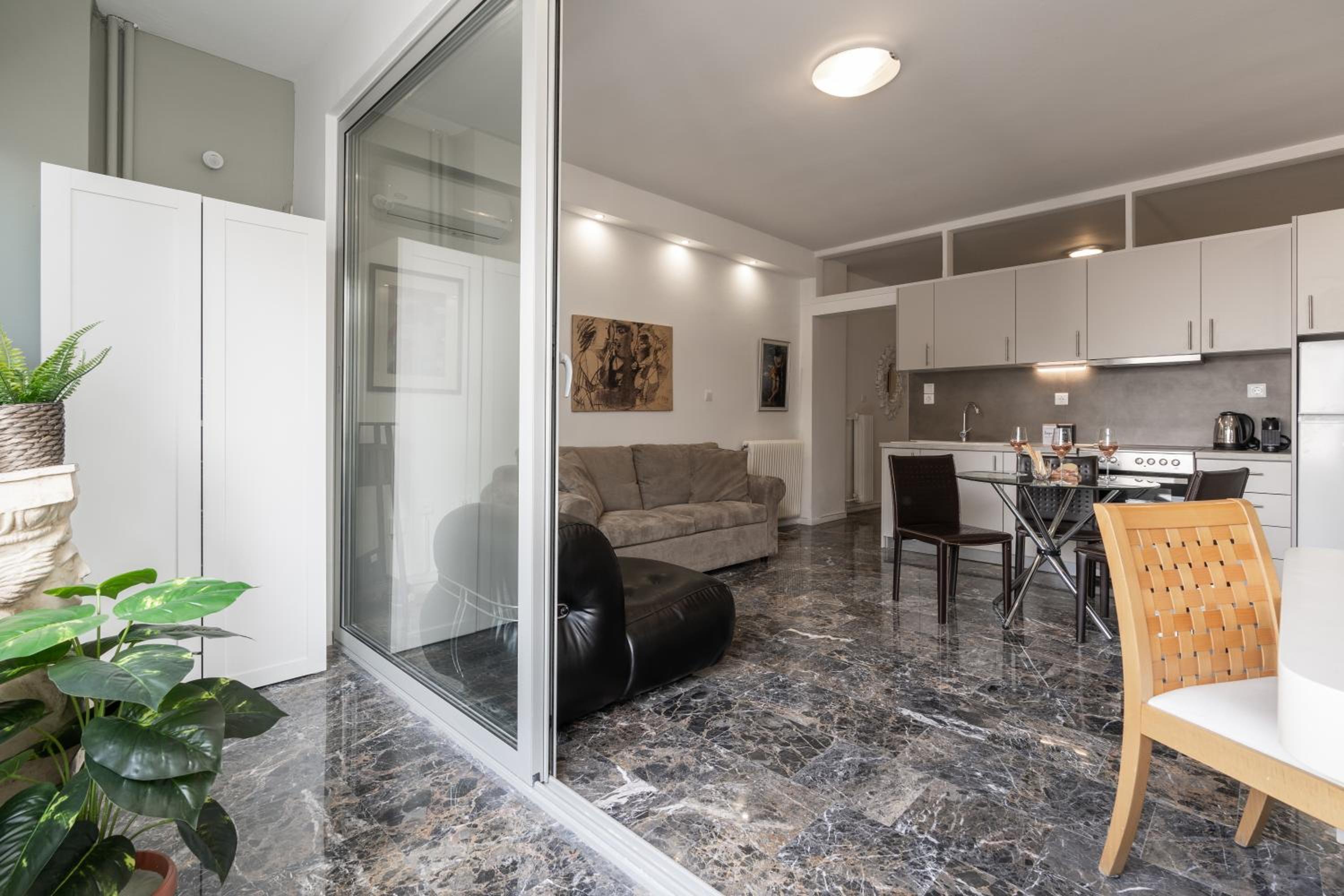 Elegant Suite - Thessaloniki view 5