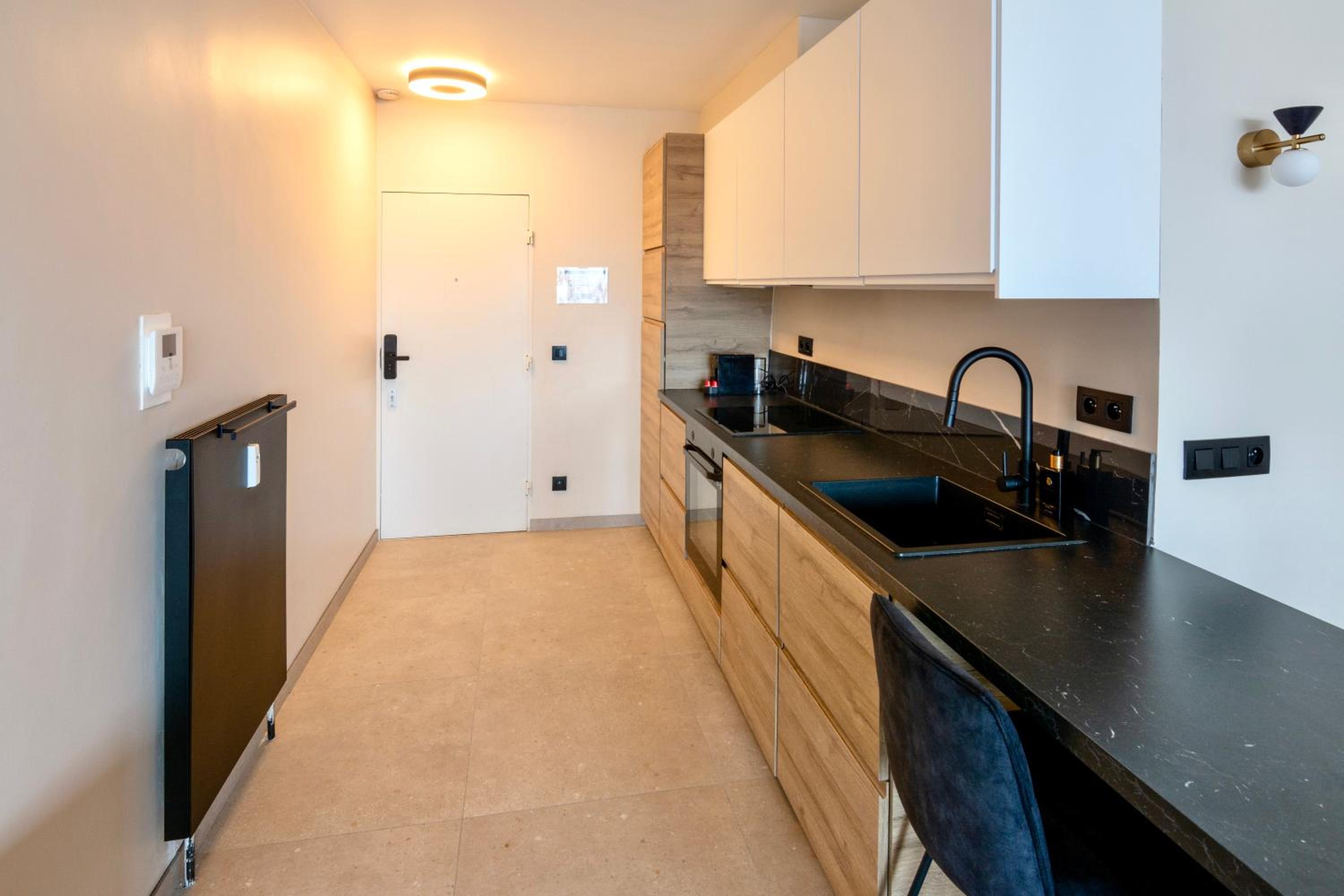 Studio By Aimee - 20m from the beach & in city centre!