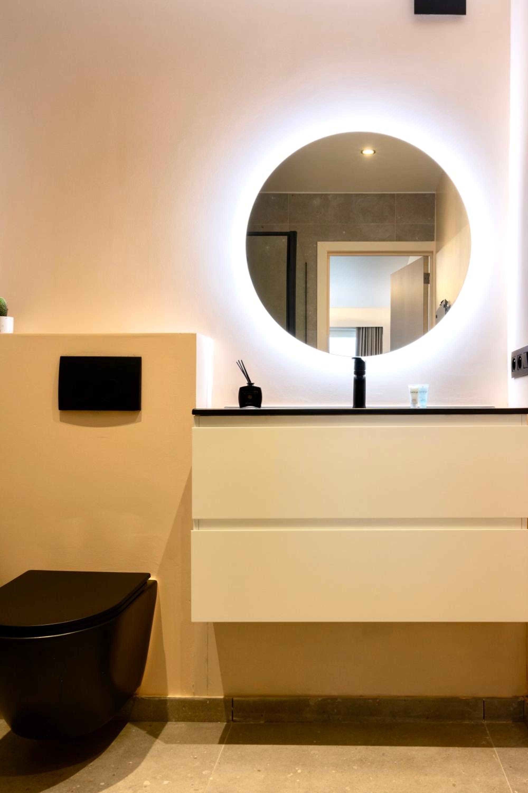 Studio By Aimee - 20m from the beach & in city centre!