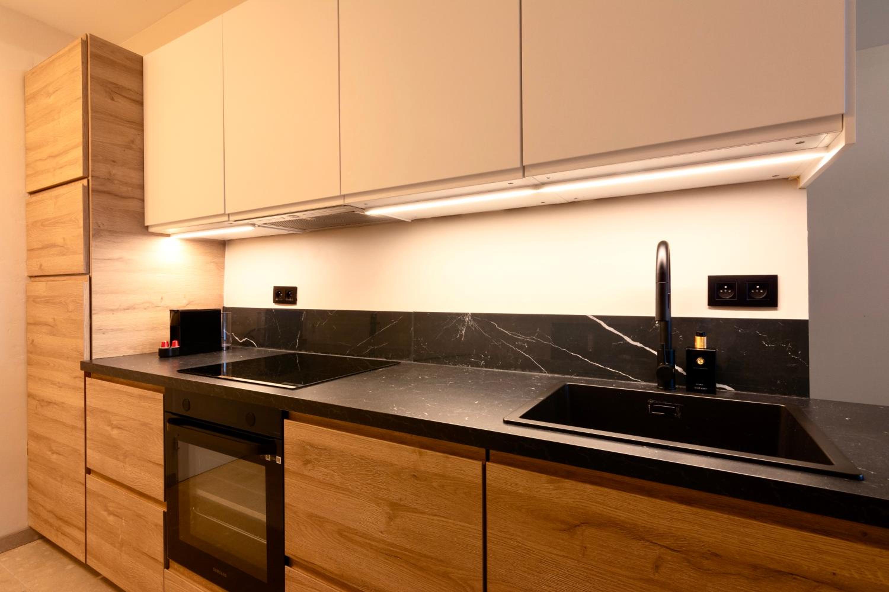 Studio By Aimee - 20m from the beach & in city centre!