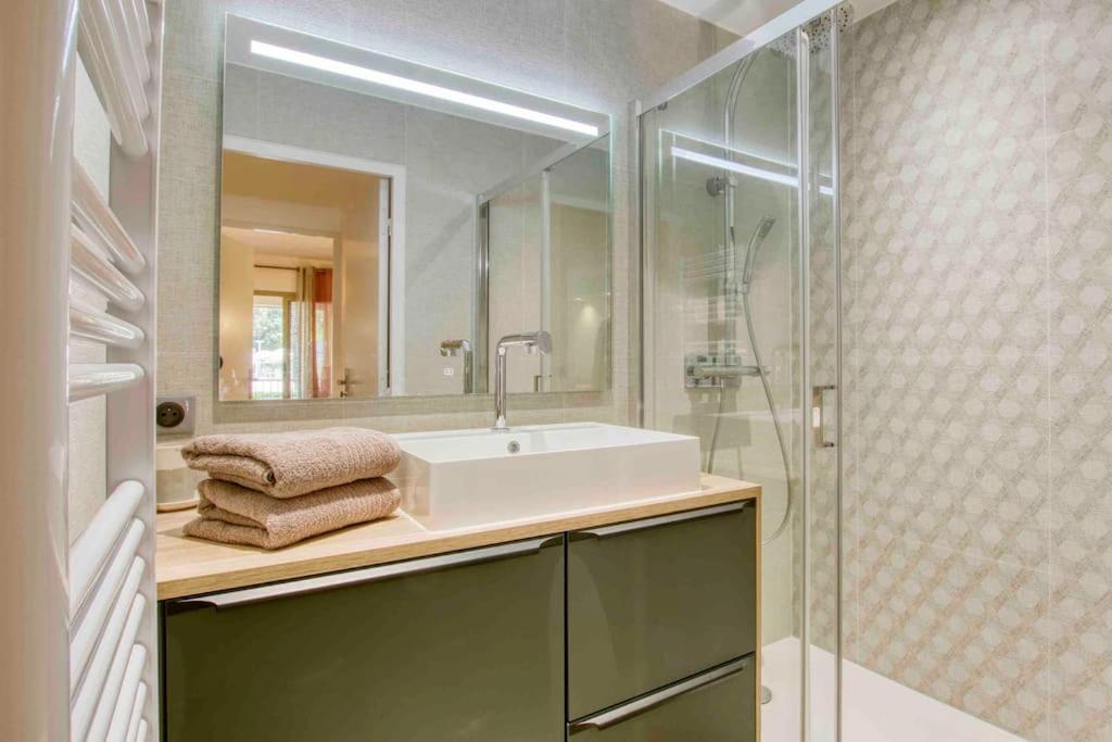 Appartement piscine tennis accès privé plage Joïa