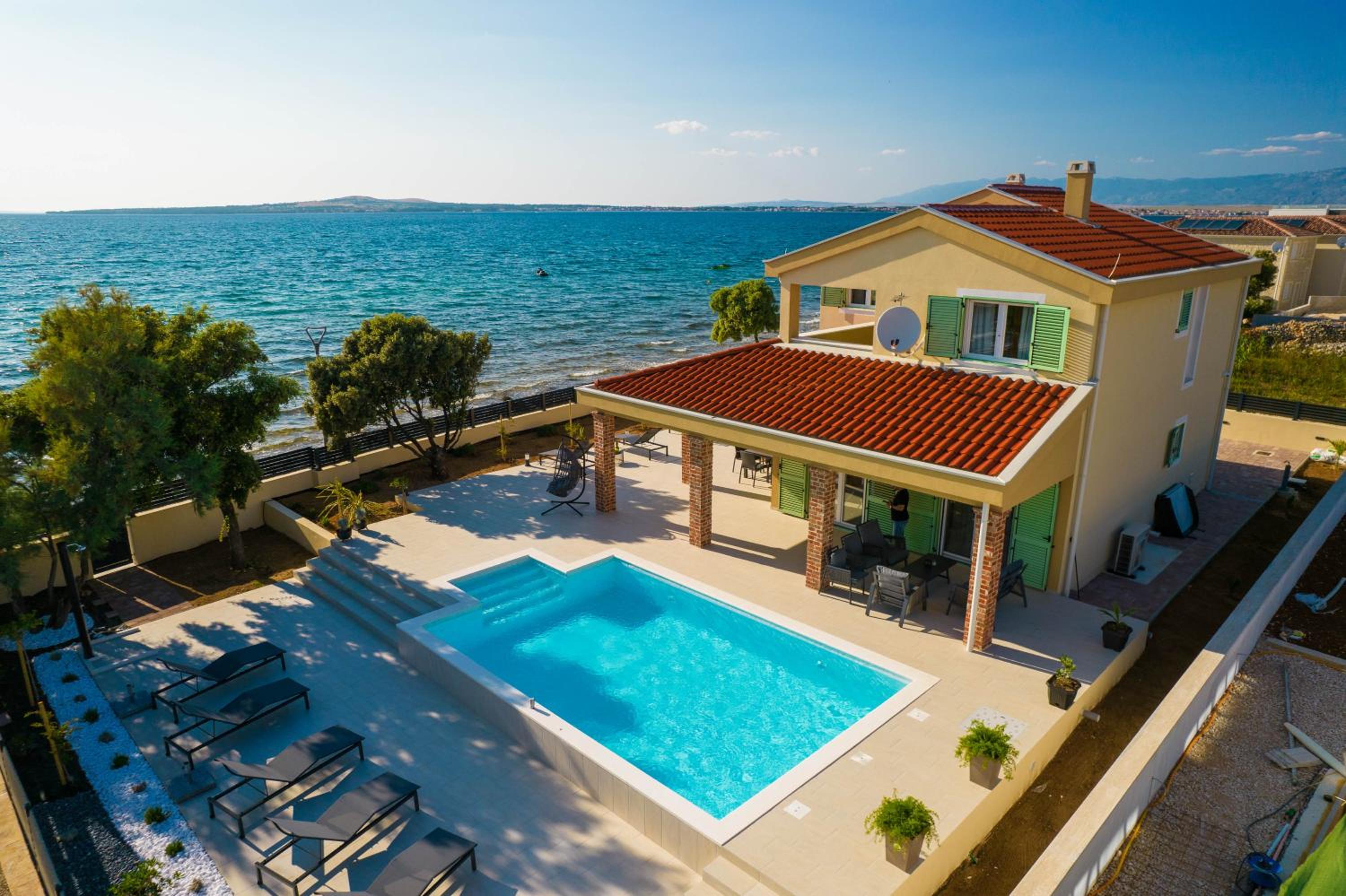 Beach front villa with heated pool, jacuzzi, fantastic view, the sound of the waves - by Traveler tourist agency Krk ID 2404 view 4