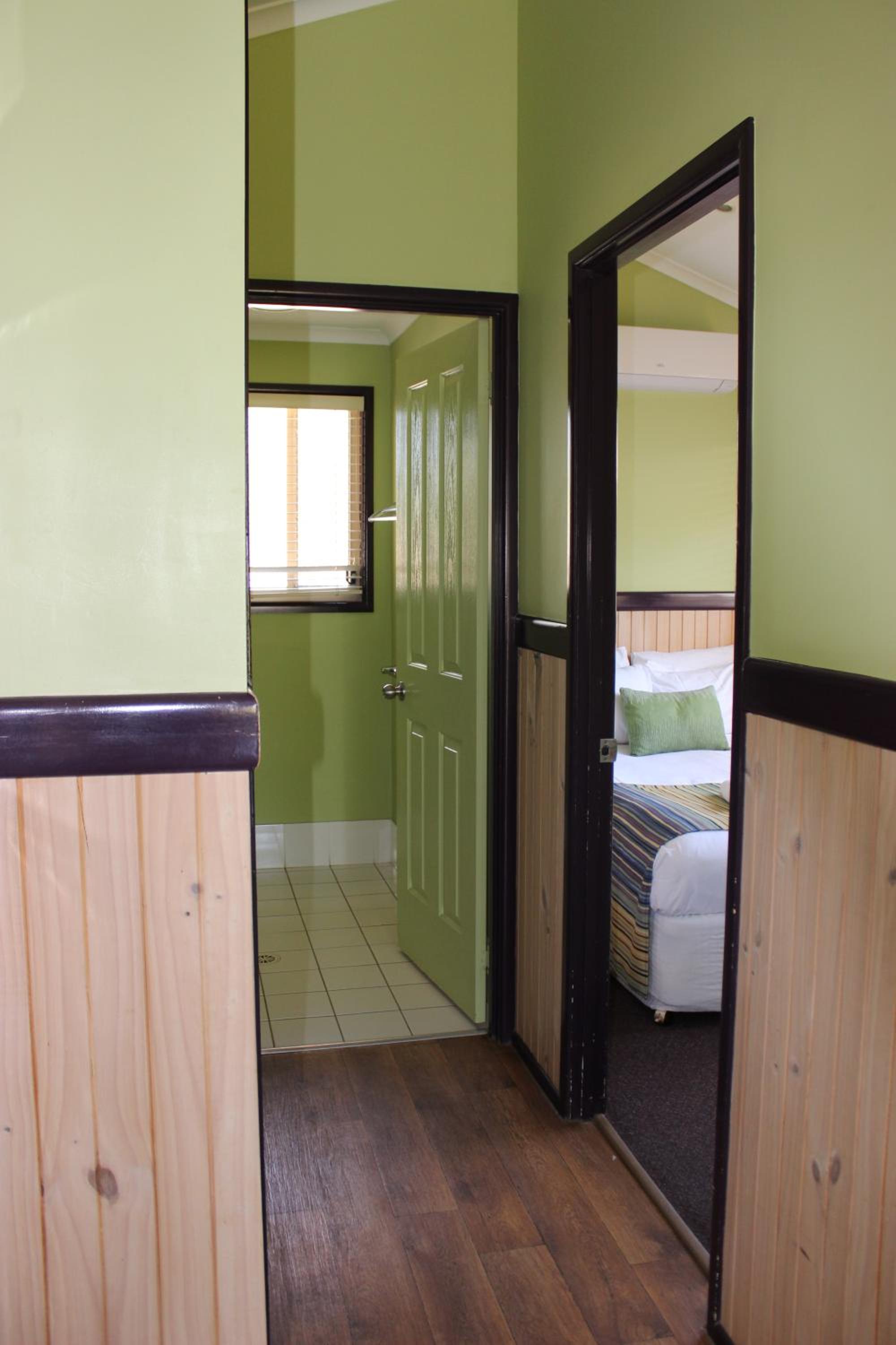 Aussie Outback Oasis Holiday Park