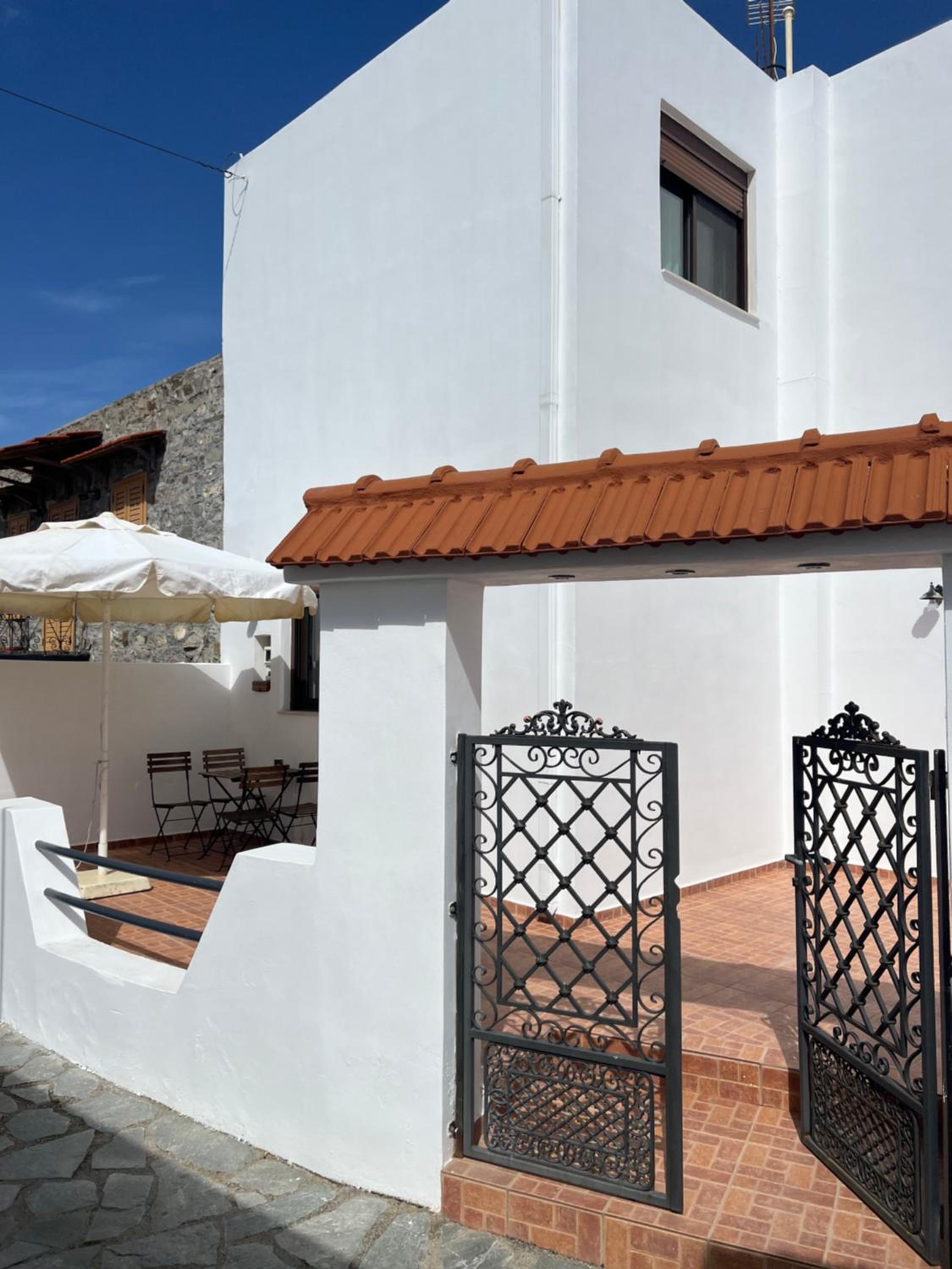 Pounentis house