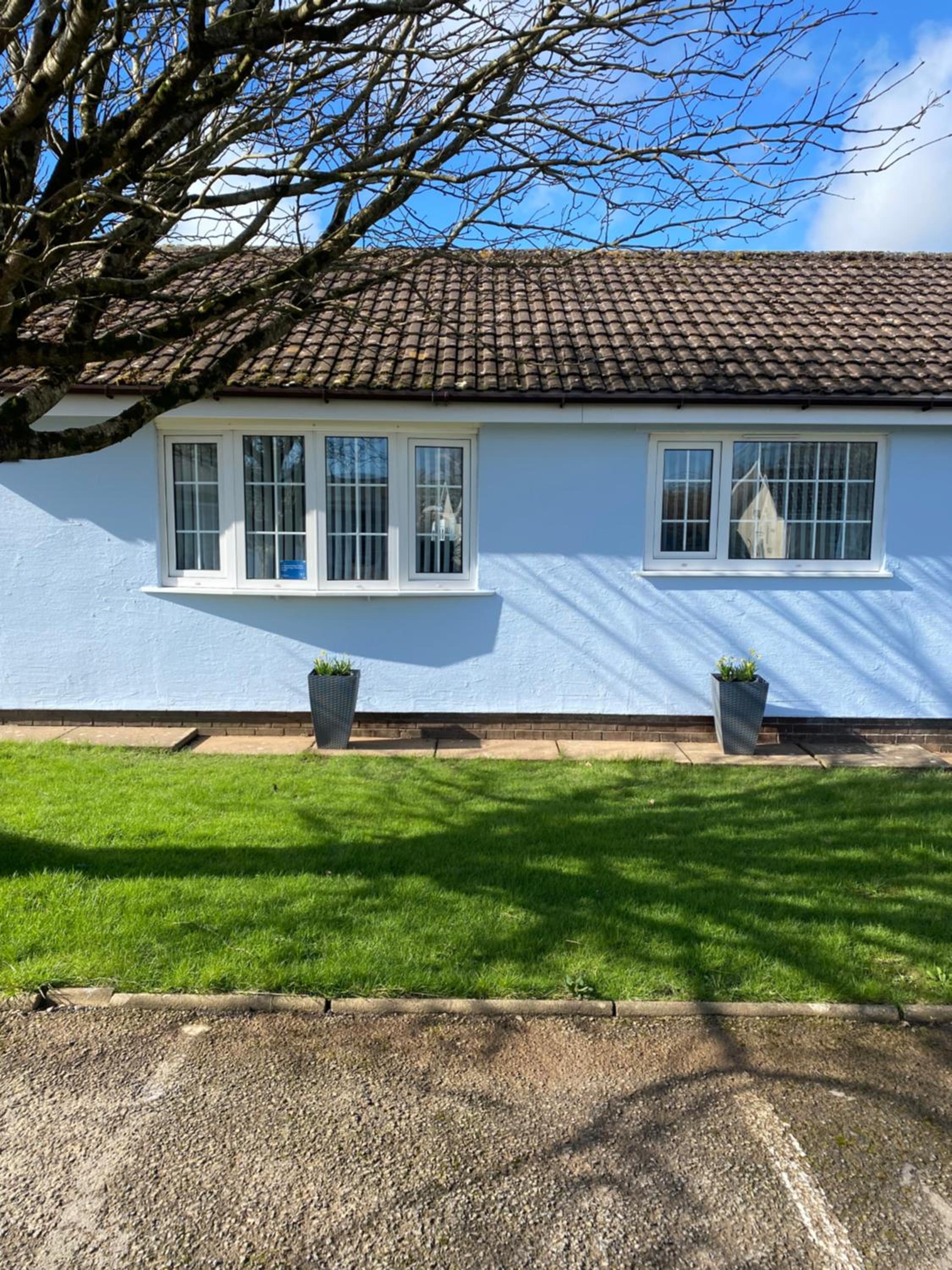 44 Gower holiday village Ty Gŵyr Cosy 2 bedroom Chalet with a seasonal indoor pool