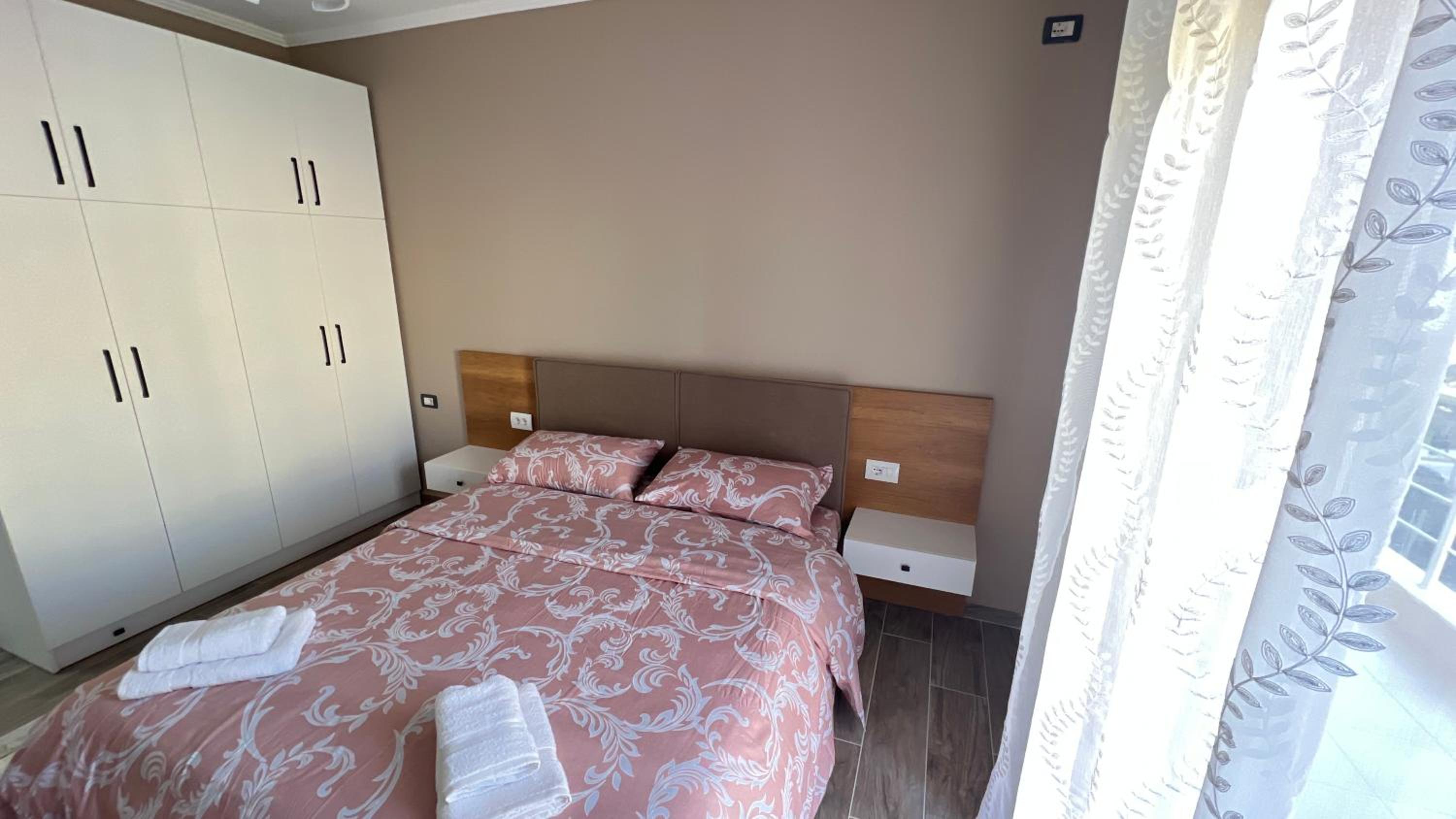 Eden’s Apartament