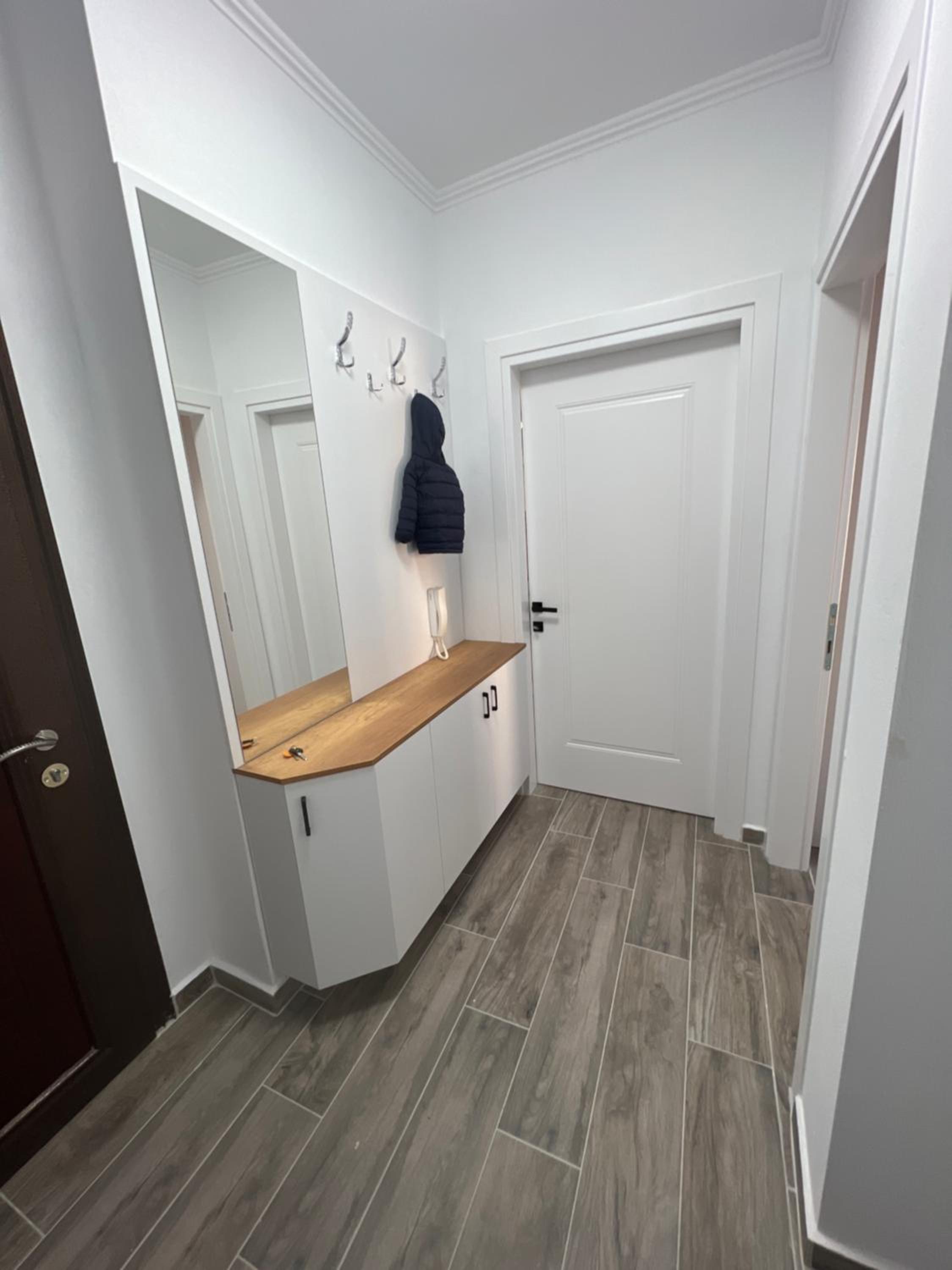 Eden’s Apartament