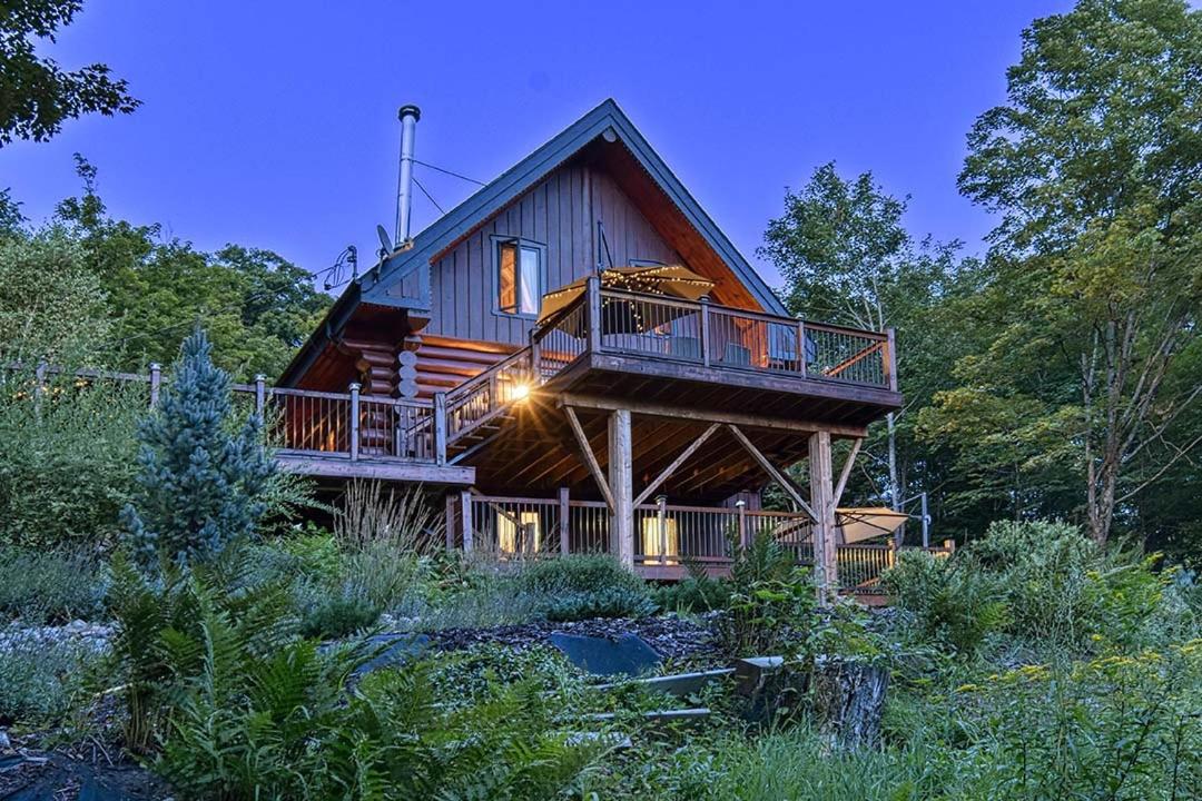Luxurious log cabin with private spa