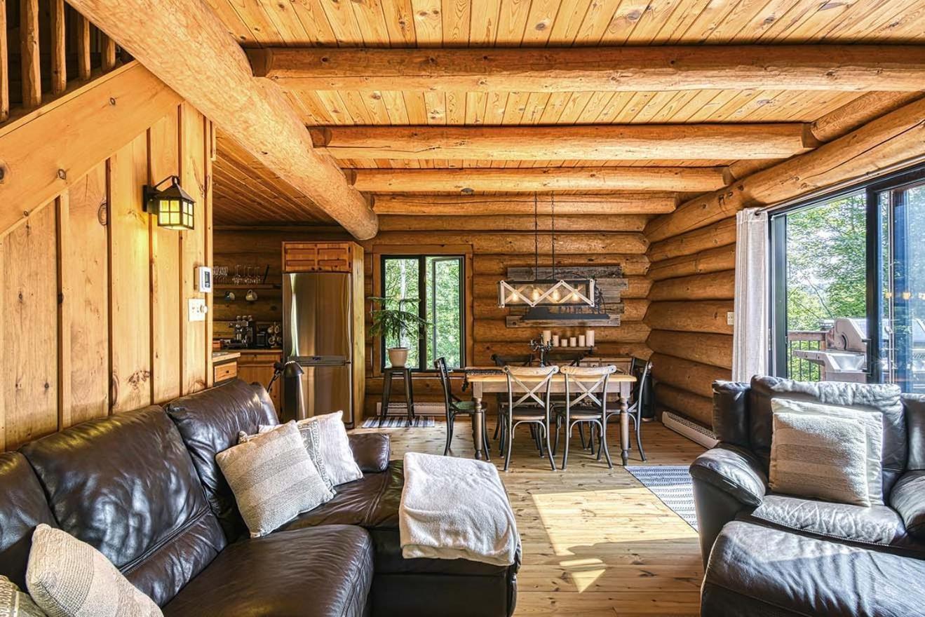 Luxurious log cabin with private spa