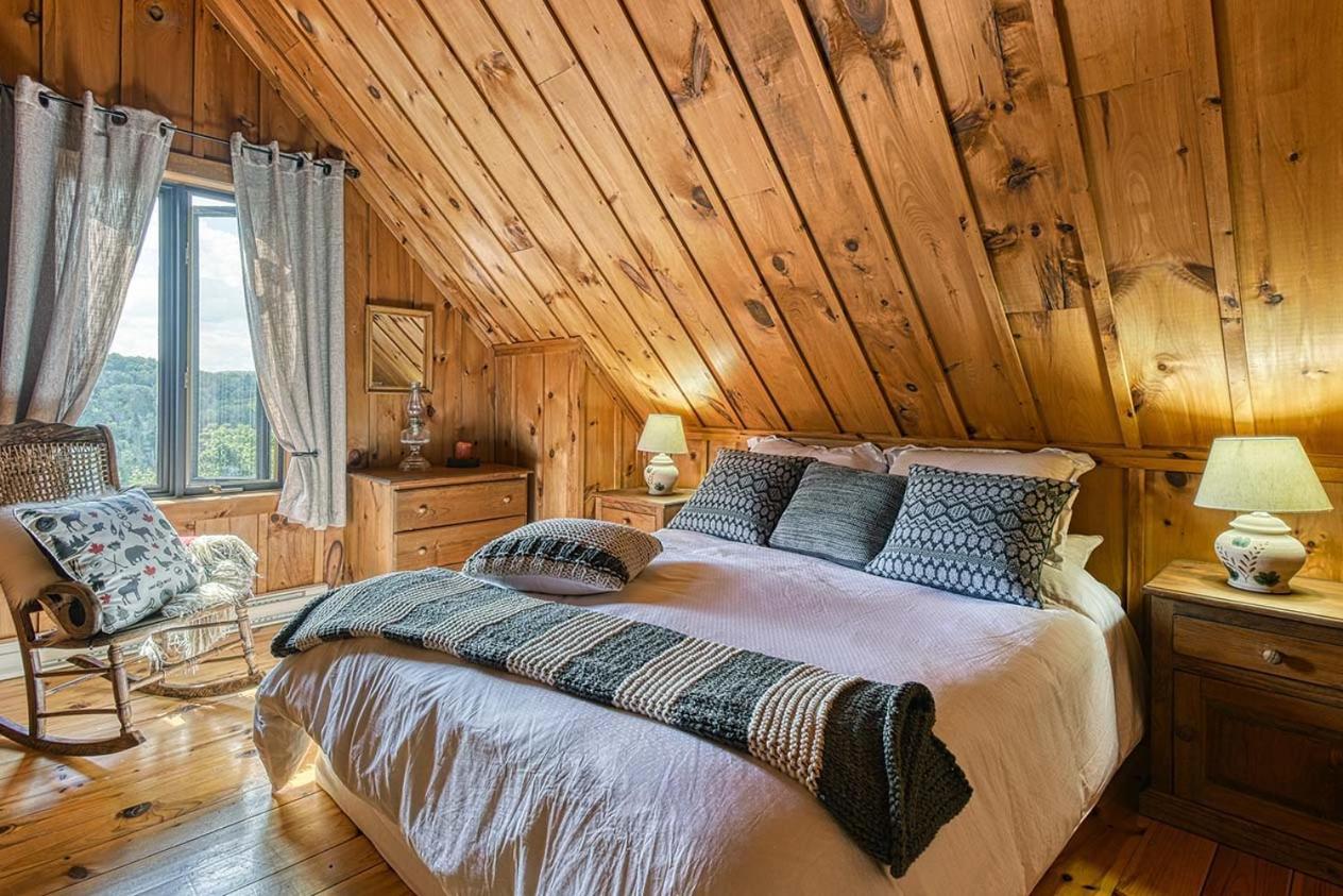 Luxurious log cabin with private spa
