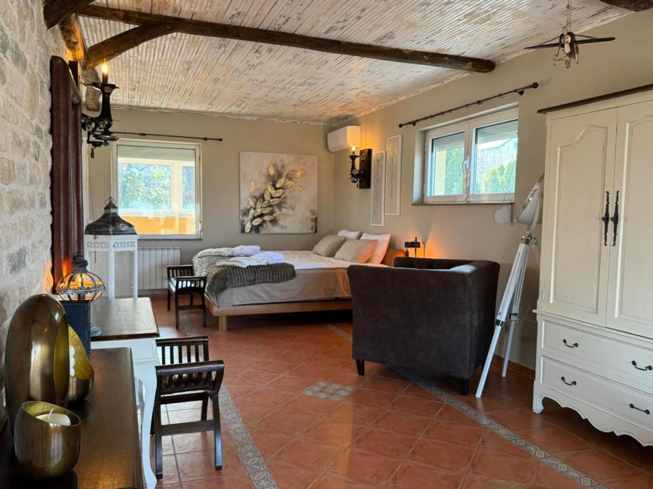 Villa Boyana City & Relax with Hot Jacuzzi and Sauna by BookVillaBG