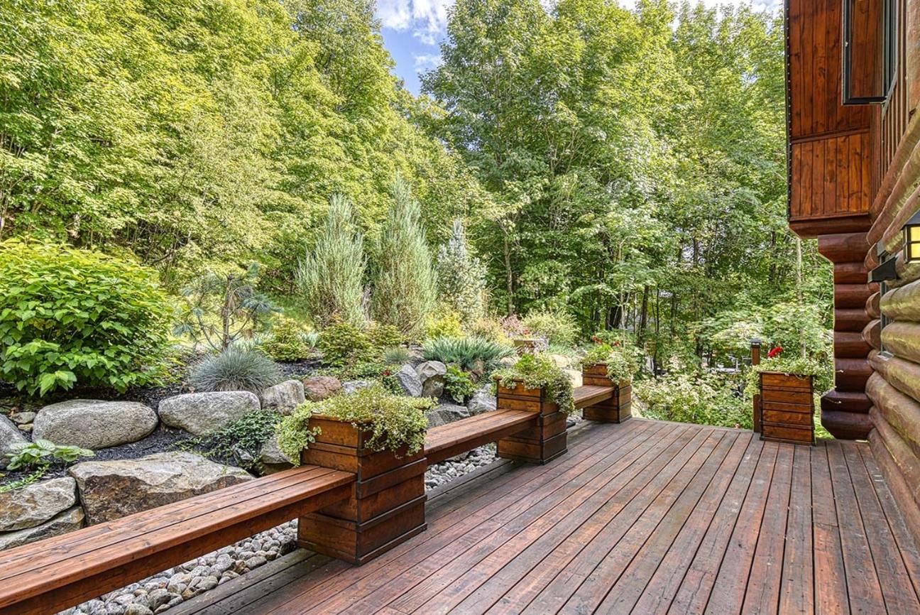Luxurious log cabin with private spa