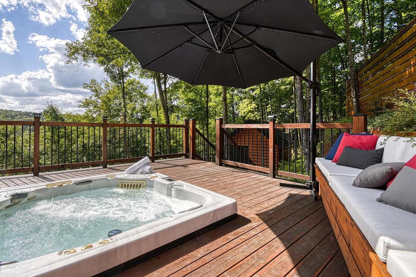 Luxurious log cabin with private spa