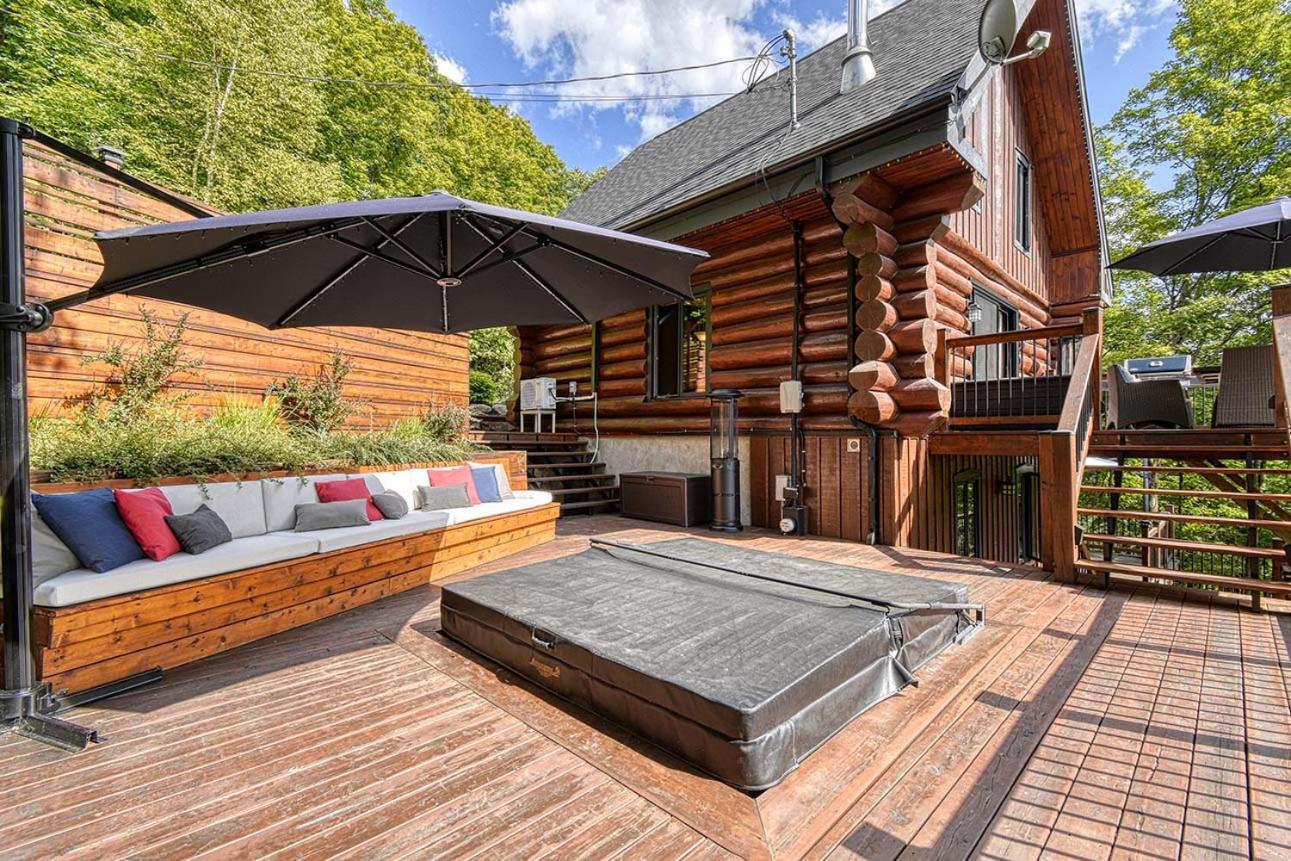 Luxurious log cabin with private spa