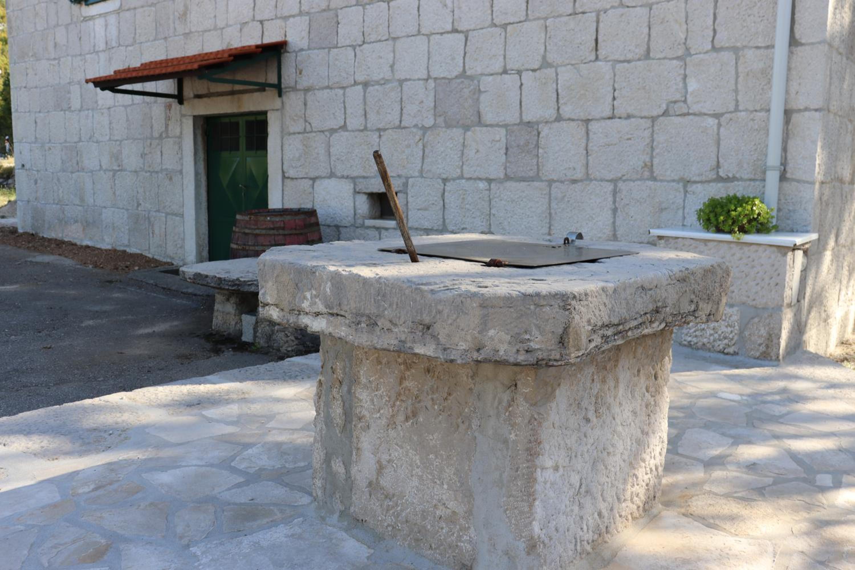 Luxury stone apartment Matijević view 3