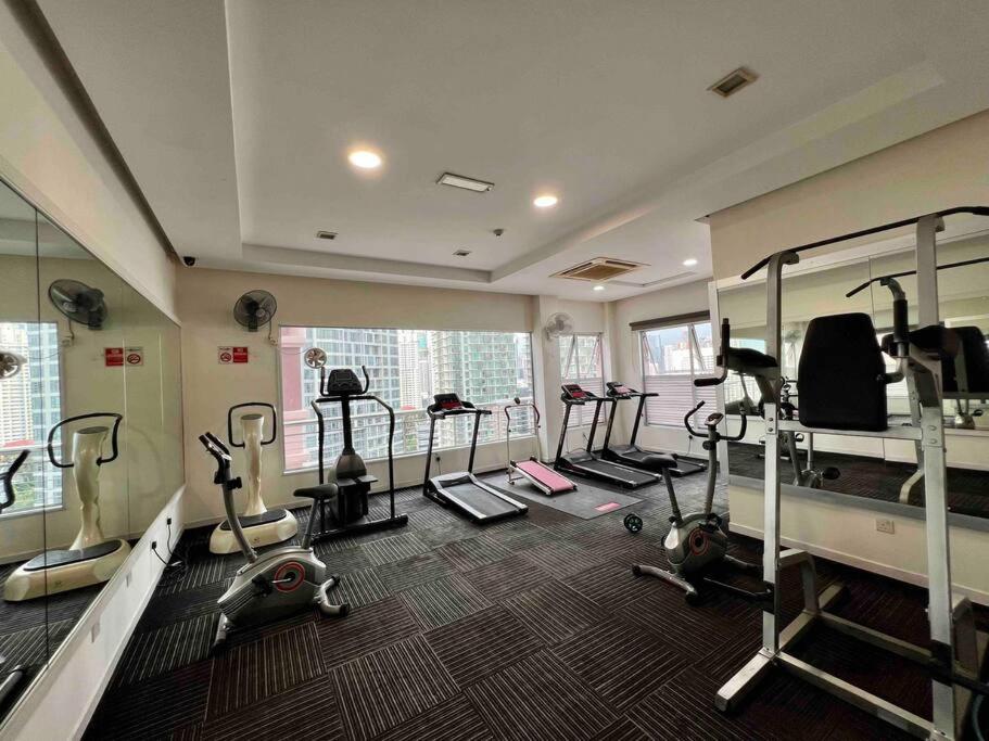 Studio Suite at Casa Mutiara 5 mins walk to LRT, Jalan Alor and Bukit Bintang